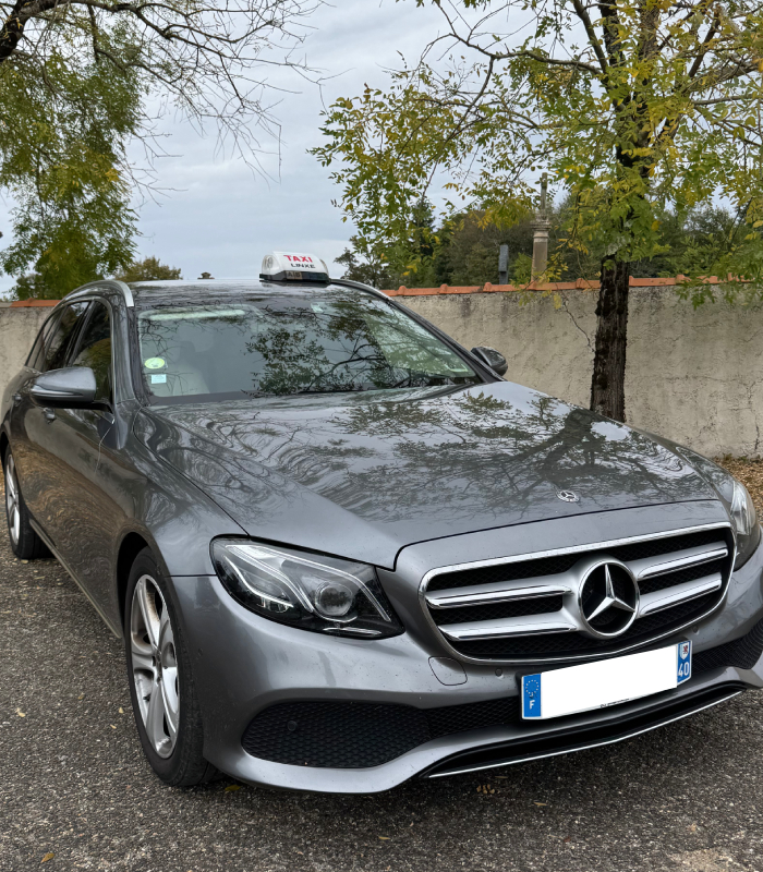 Taxi premium pour déplacements élégants et confortables